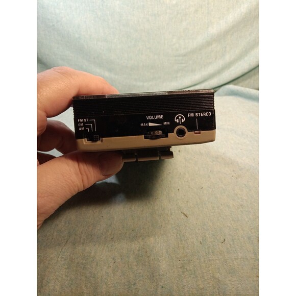 General Electric 3-5436A Portable Cassette Player - Picture 3 of 4